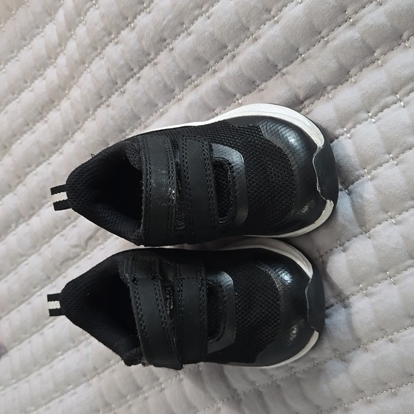 Boys black sneakers - Picture 1 of 3